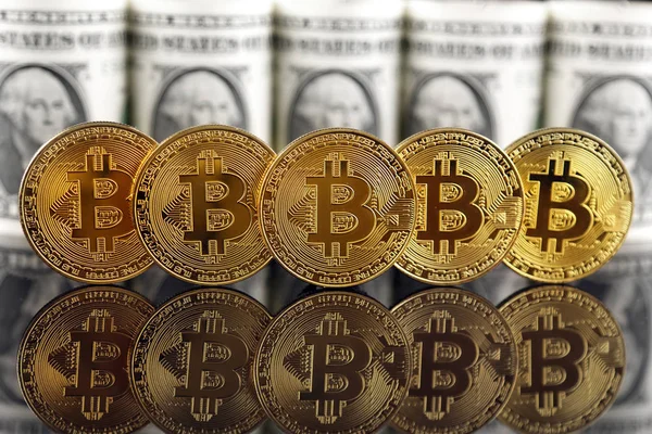 区块链视角下的AI应用革新：从关税监测到AGI落地——10大趋势全解析